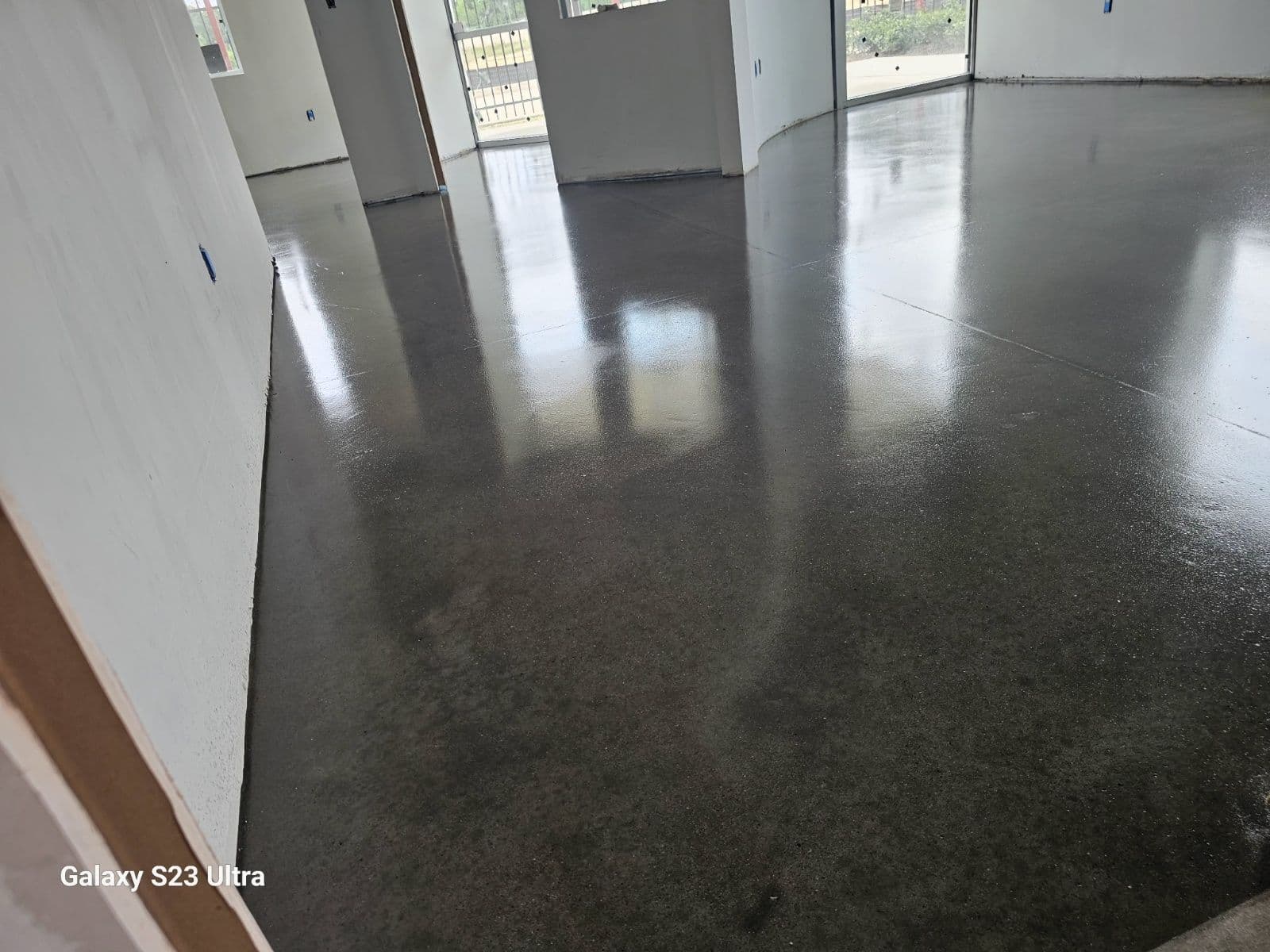 Gallery photos for Stunning Concrete Floor Transformation in Tomball: Image #1